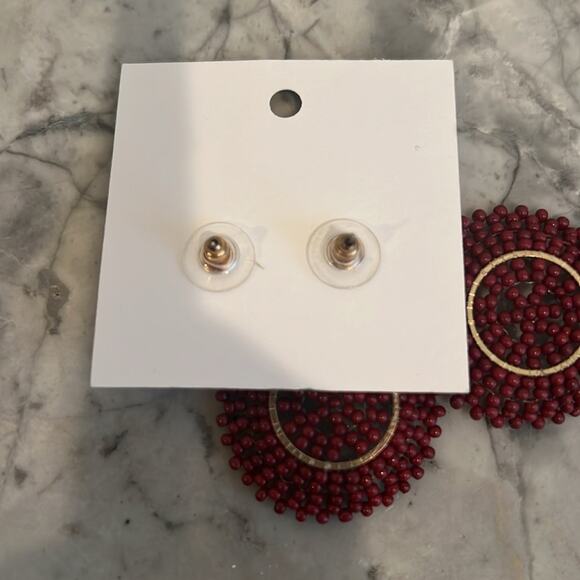 🔥🔥FIRE SALE 🔥🔥 NEW lightweight beaded hanging earrings price per pair - Picture 3 of 5